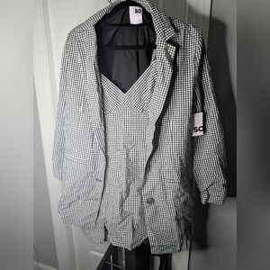 NWT Sonoma Black And White Gingham Outfit Junior's L & 9. READ DESCRIPTION